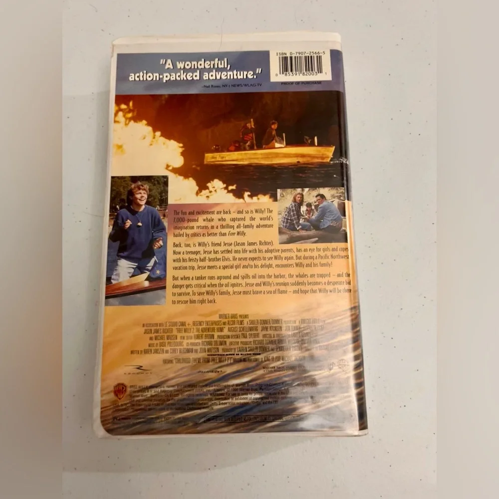 Warner Bros Free Willy 2 The Adventure Home VHS Movie